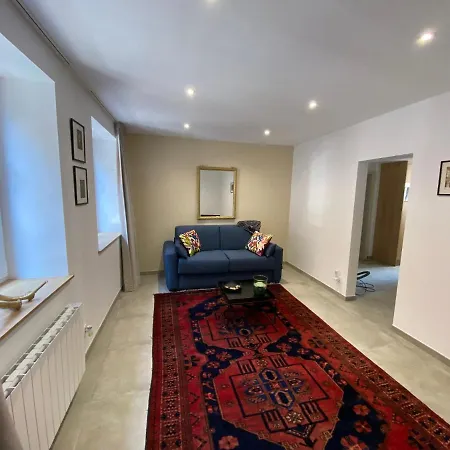 De Charme Dans Un Monument Historique Date De 1544, Au Centre De アパート