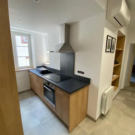 De Charme Dans Un Monument Historique Date De 1544, Au Centre De アパート *