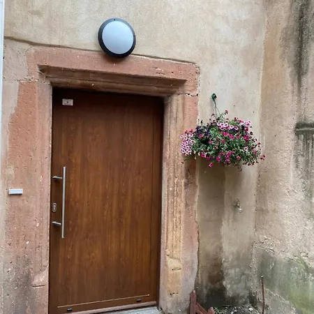 De Charme Dans Un Monument Historique Date De 1544, Au Centre De *