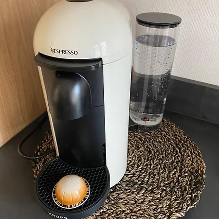 De Charme Dans Un Monument Historique Date De 1544, Au Centre De *