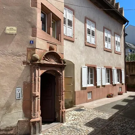 De Charme Dans Un Monument Historique Date De 1544, Au Centre De アパート