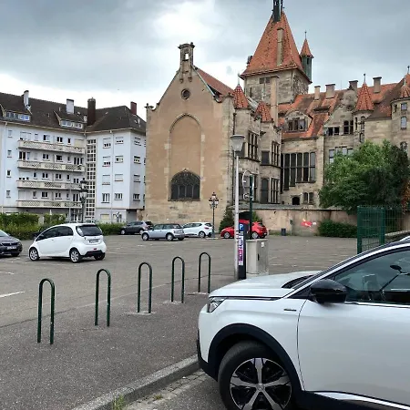 De Charme Dans Un Monument Historique Daté De 1544, Au Centre De Haguenau