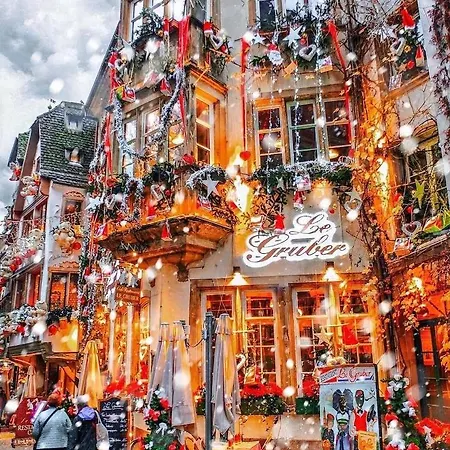 De Charme Dans Un Monument Historique Date De 1544, Au Centre De アパート *