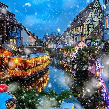 De Charme Dans Un Monument Historique Date De 1544, Au Centre De アグノー