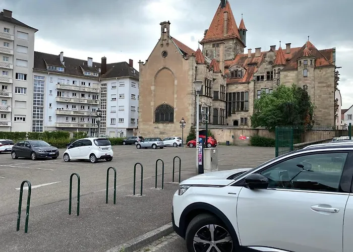 De Charme Dans Un Monument Historique Daté De 1544, Au Centre De Haguenau